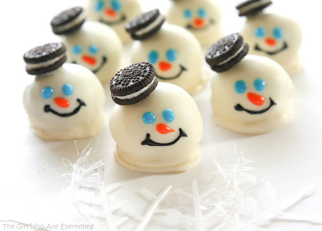 Treats, crafts, games and books to help you host a holiday classroom snowman party!